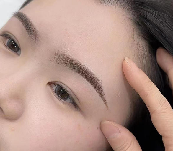 纹绣后眉部恢复期间，如何判断是否感染？